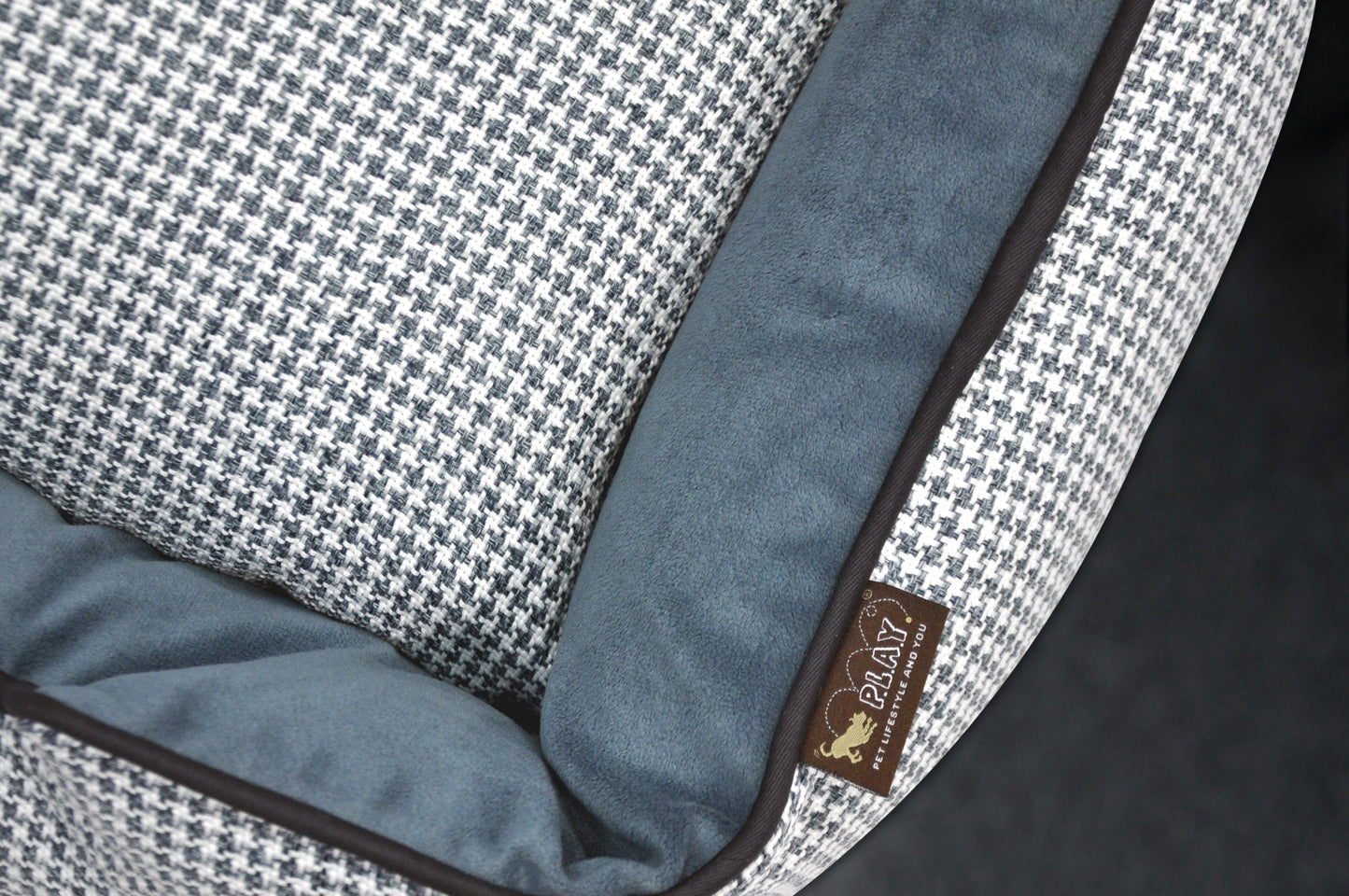 Lounge Bed: Houndstooth Light Blue